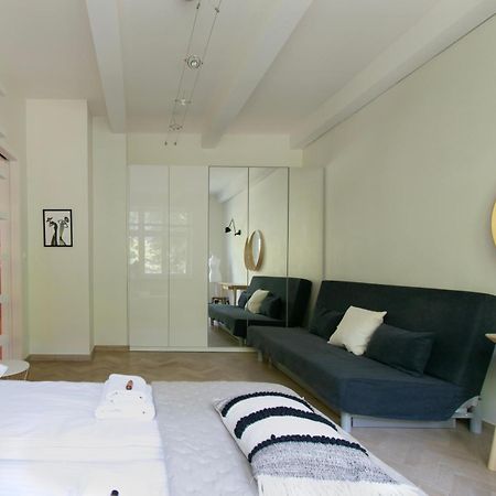 Spacious 3Br Apartment With Ac In Living Room, 2 Balconies Краков Экстерьер фото