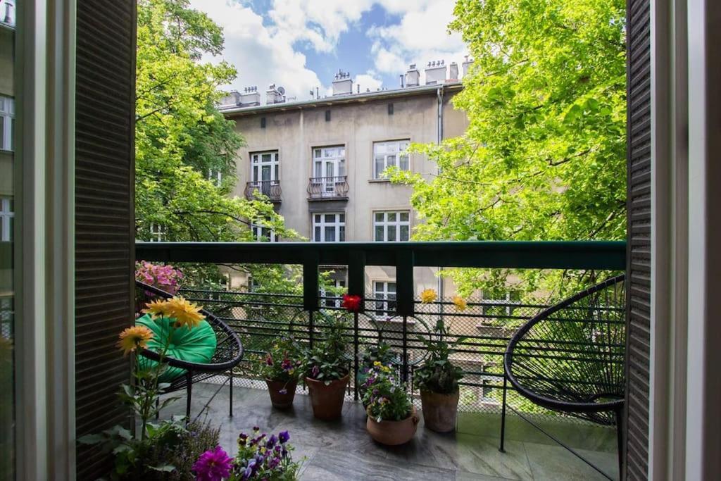 Spacious 3Br Apartment With Ac In Living Room, 2 Balconies Краков Экстерьер фото